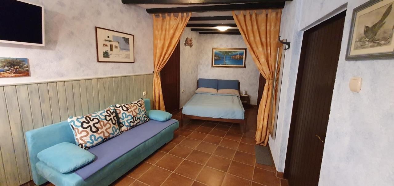 Studio Apartment Grisia Ρόβινι Εξωτερικό φωτογραφία